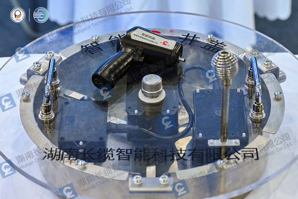 數(shù)字賦能城市生命線運(yùn)維，長(zhǎng)纜智能亮相成都國(guó)際管網(wǎng)展智能電控井蓋